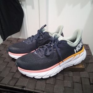 HOKA One One Clifton 7 Women's Size 6